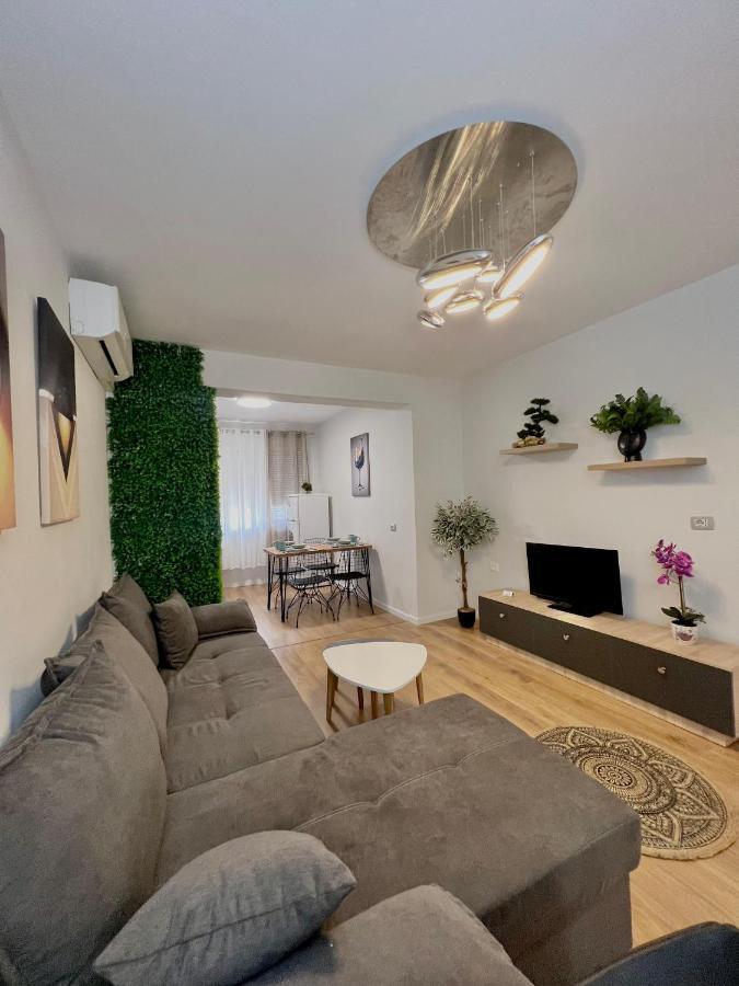 Pine Apartment Τίρανα Εξωτερικό φωτογραφία