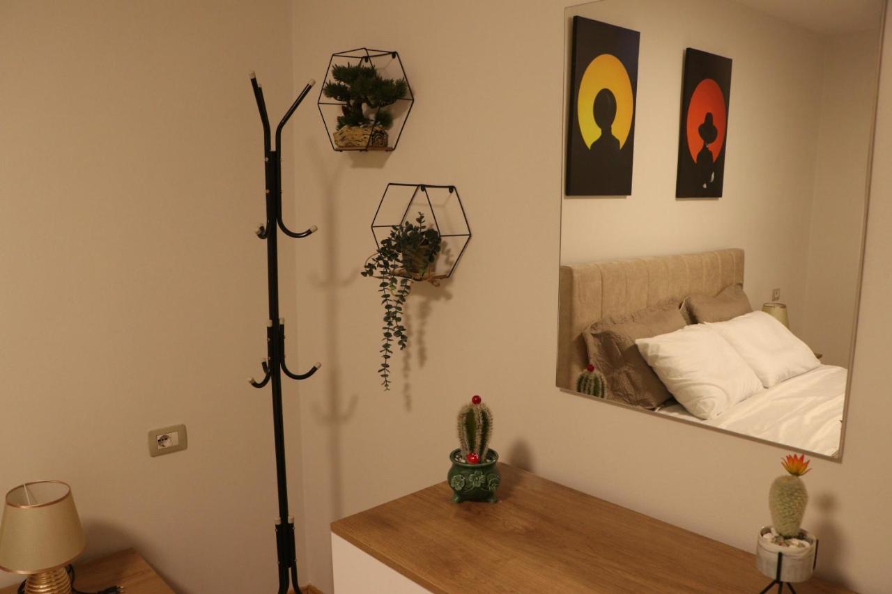 Pine Apartment Τίρανα Εξωτερικό φωτογραφία