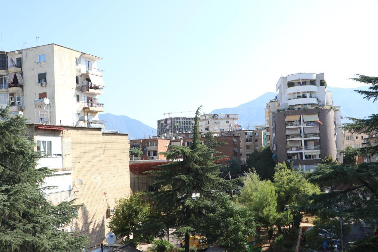 Pine Apartment Τίρανα Εξωτερικό φωτογραφία